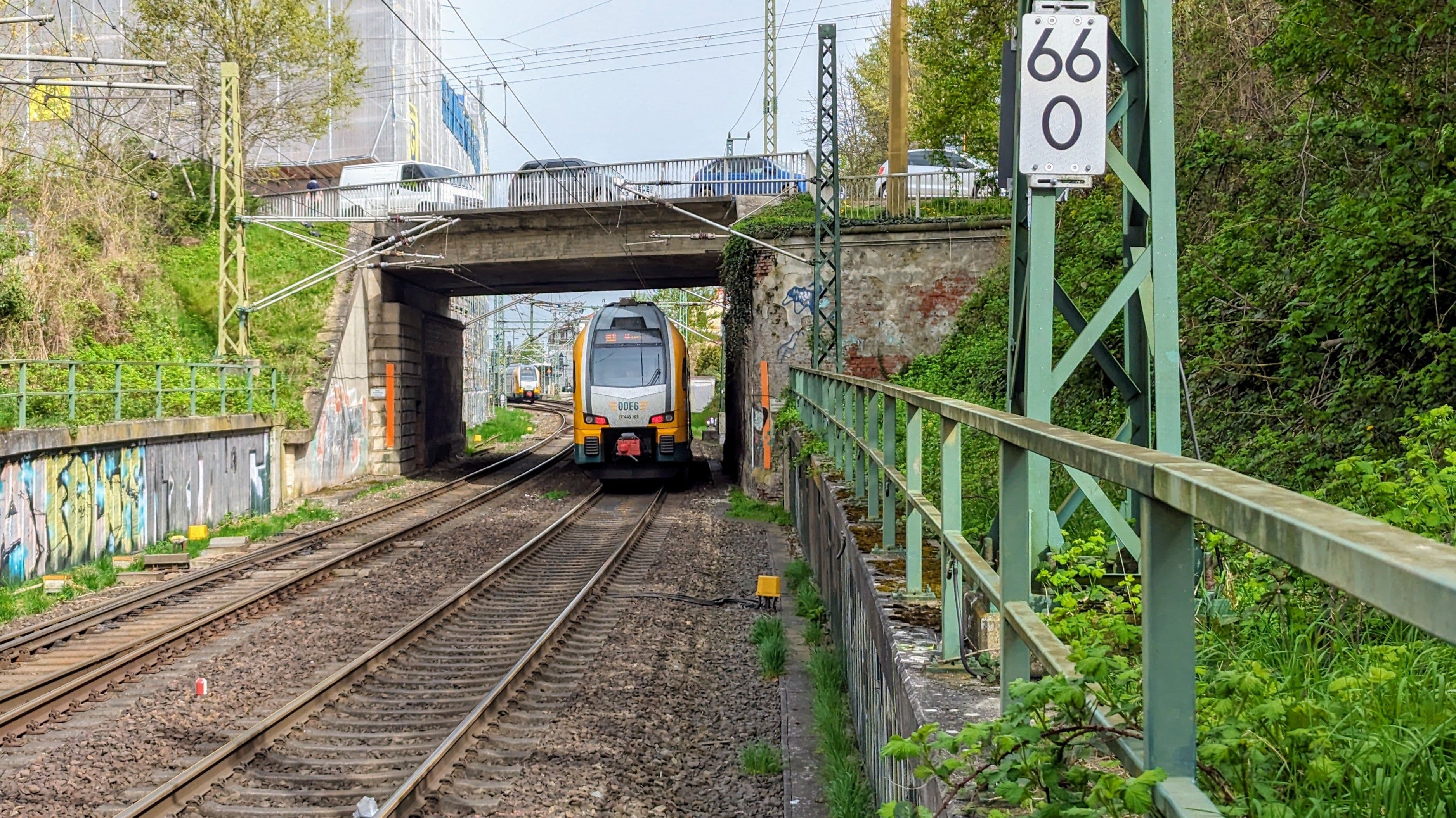 Umfassende Bauarbeiten unter der Wallstraßenbrücke und in der Franz-Mehring-Straße